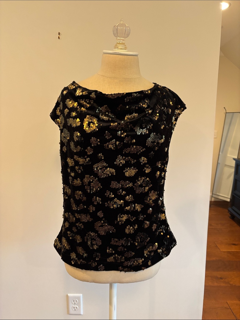T Tahari Black Velvet Sequin Leopard Cap-Sleeve Top